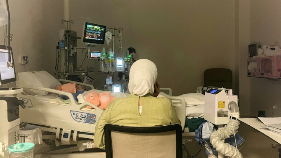 Ni&ntilde;os sirios sobrevivientes al sismo deben encarar la muerte de sus padres