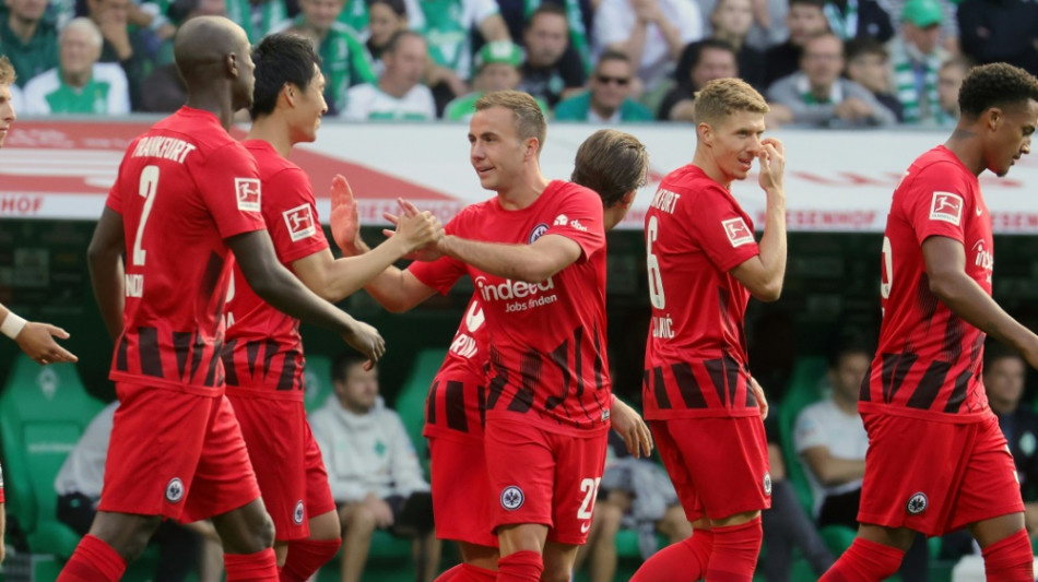 Tor-Spektakel in Bremen: G&ouml;tze l&auml;sst Frankfurt jubeln