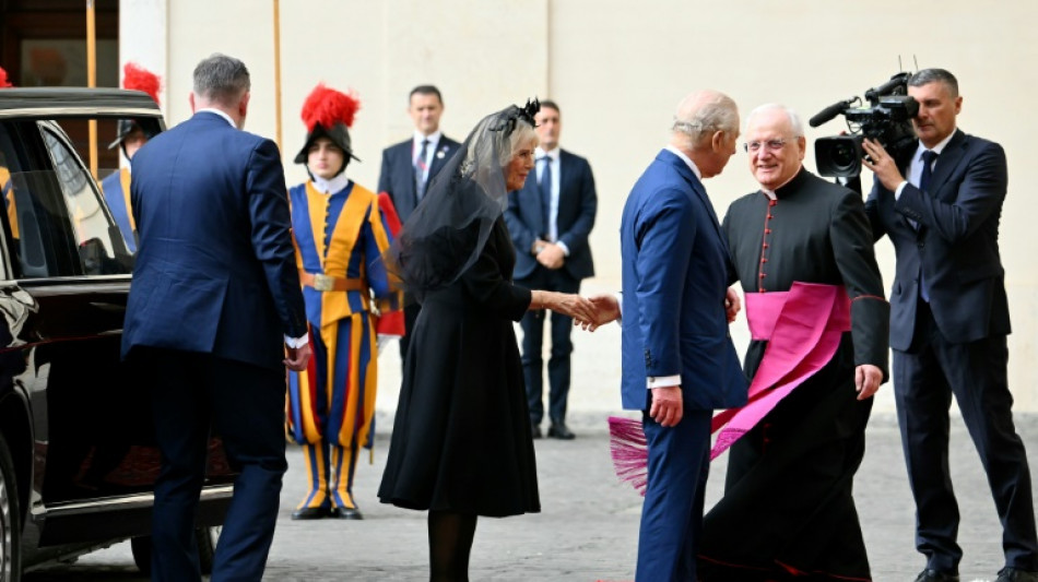 Le pape et le roi Charles III prient ensemble, une premi&egrave;re historique