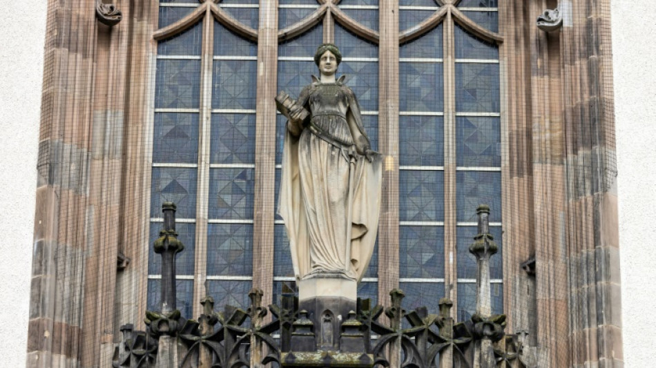 Sexueller Übergriff auf Mädchen in Hochhaus: Haft für 16-Jährigen in Essen