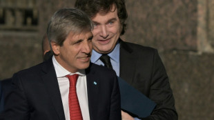 'D&oacute;lares do colch&atilde;o': o tesouro dos argentinos que Milei quer desenterrar