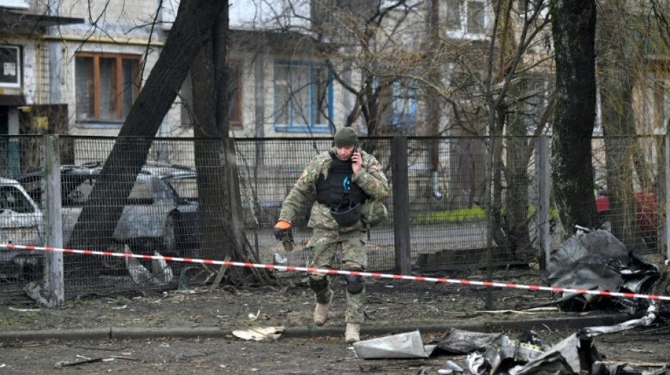 Zelensky pede ao Ocidente mais sistemas de defesa ap&oacute;s bombardeios russos contra Kiev