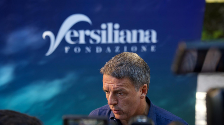 Renzi,così tanta gente in spiaggia che Meloni è andata in Grecia