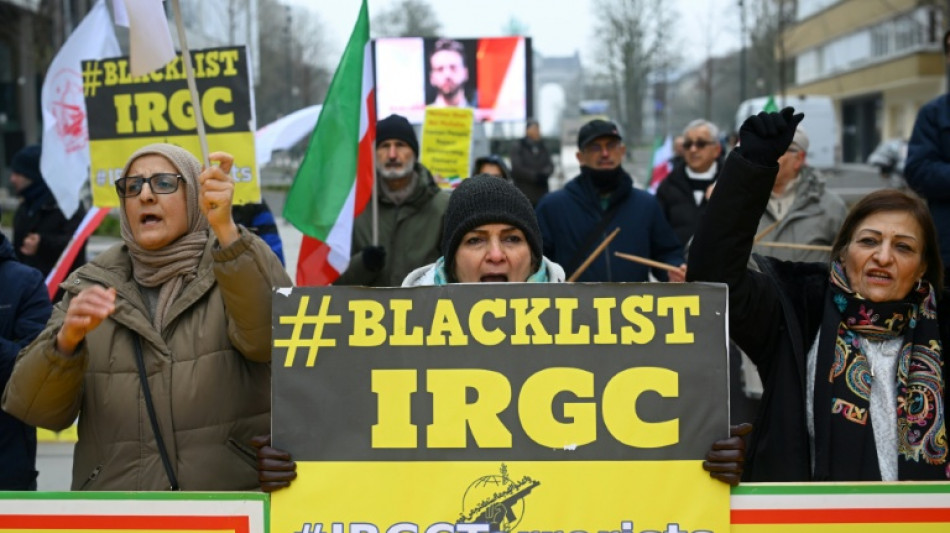 Ir&aacute;n amenaza con bombardear bases y portaviones de EEUU si es atacado