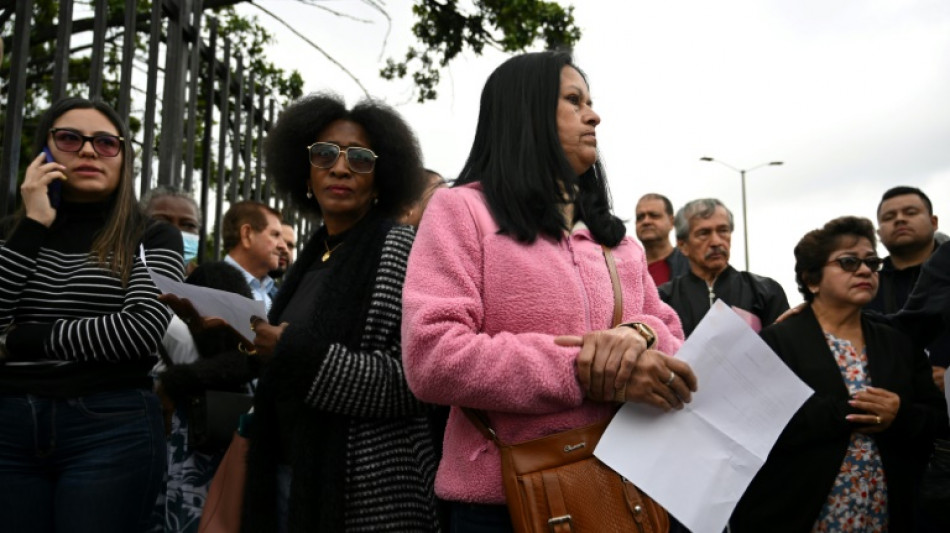 Col&ocirc;mbia diz que voos com deportados dos EUA ser&atilde;o retomados na segunda ou na ter&ccedil;a