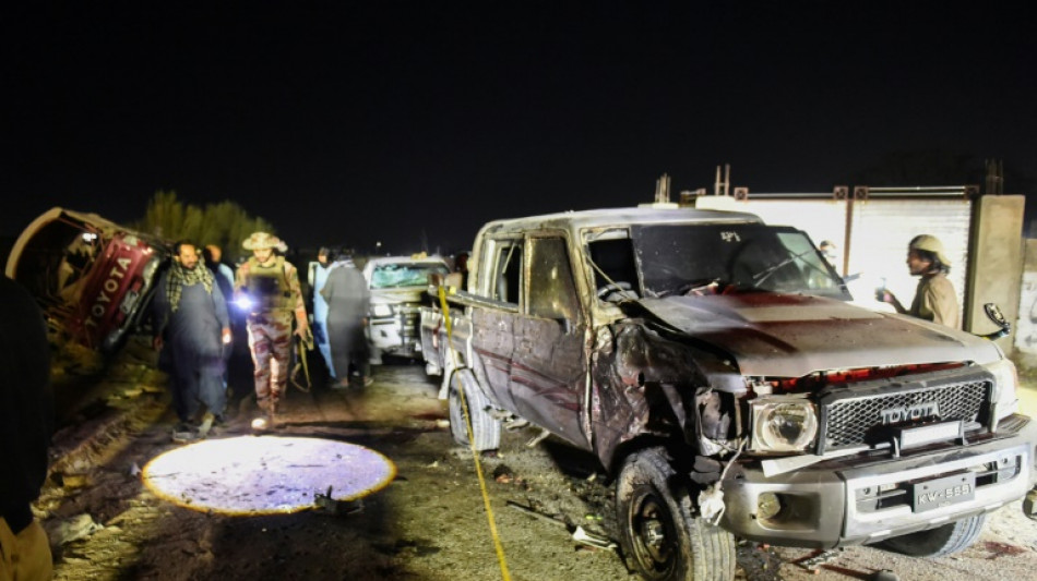 Pakistan: 25 morts en une journ&eacute;e, dont 14 dans un attentat-suicide contre un meeting politique baloutche