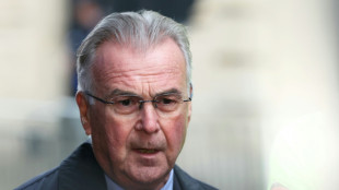 L'organisation patronale U2P appelle le Medef &agrave; ne pas "d&eacute;fendre le monde de la finance" contre "le monde du travail"&nbsp;