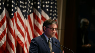 Megaprojeto or&ccedil;ament&aacute;rio de Trump avan&ccedil;a no Congresso