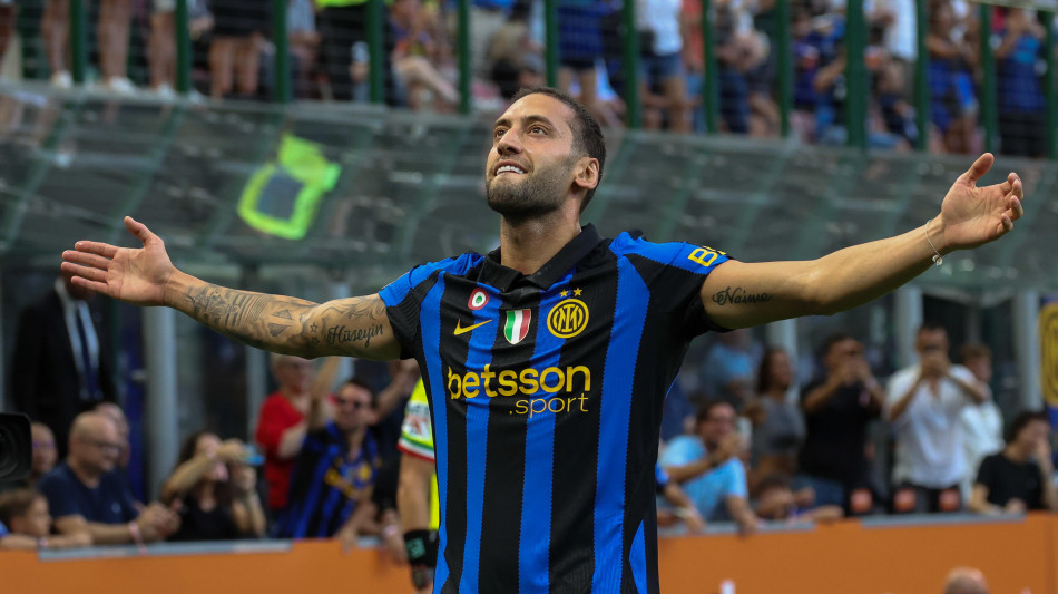 Calhanoglu, 'la seconda stella il momento pi&ugrave; bello con l'Inter'