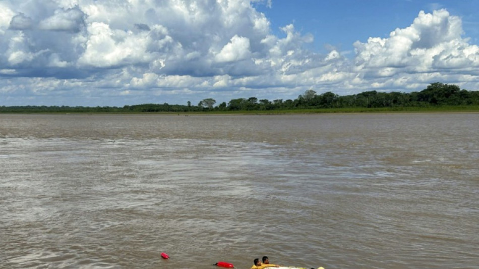 Los buzos suspenden por lluvias la búsqueda de 30 desaparecidos tras el hundimiento de dos barcos en Perú