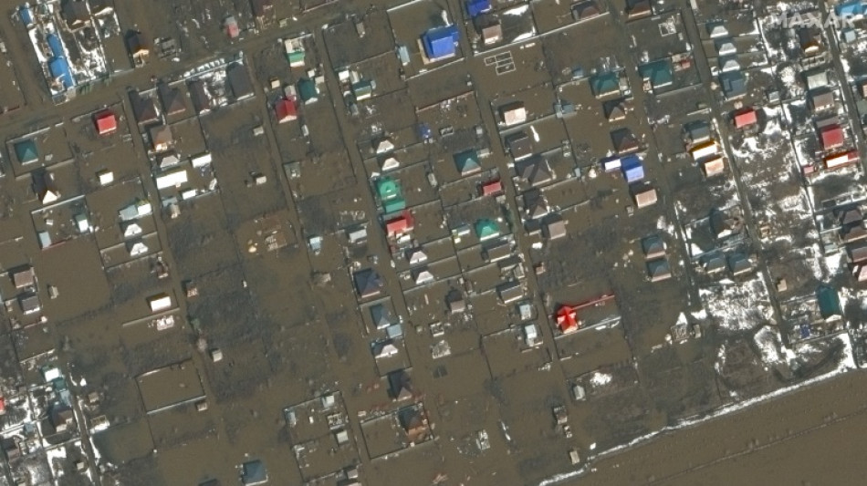 Inondations: situation "tr&egrave;s tendue" en Russie, 100.000 personnes &eacute;vacu&eacute;es surtout au Kazakhstan