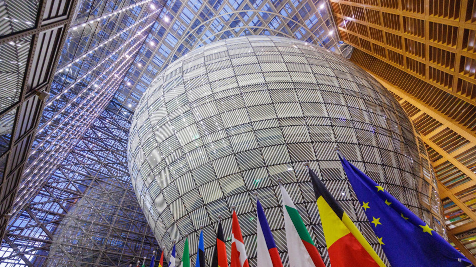 Adorini (Brainiyware), Digital Omnibus Ue è un passo indietro