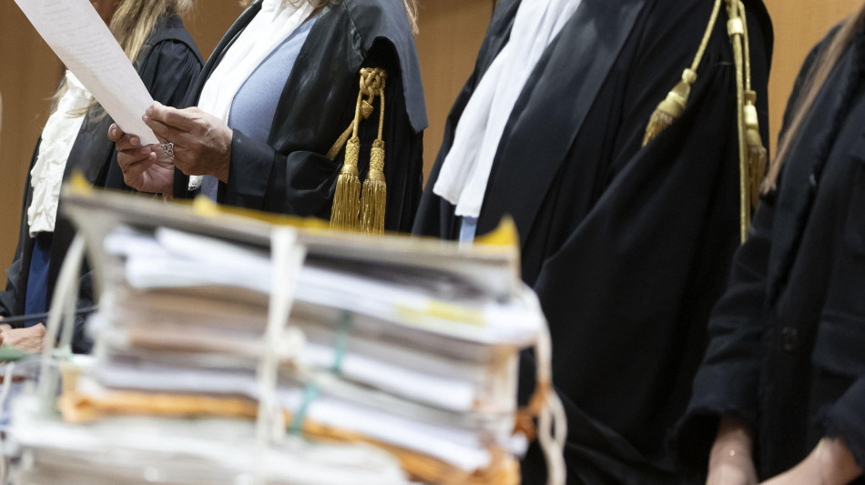 Acido sulla ex 'ma non tentò lo sfregio perchè si potè lavare'