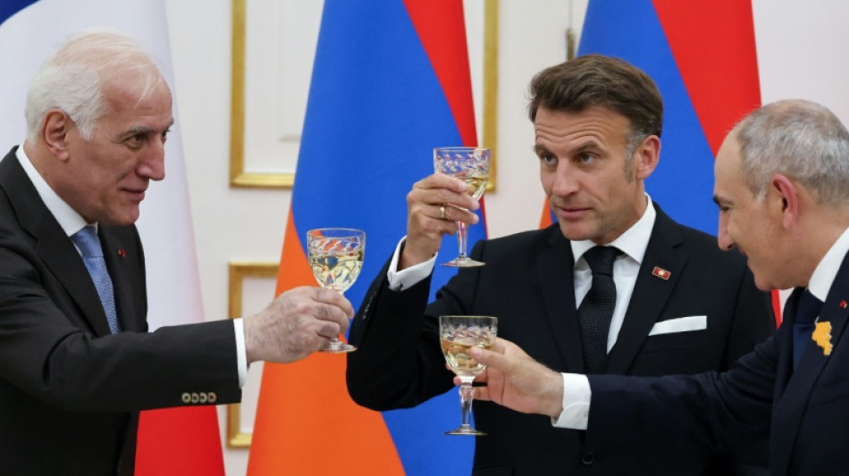 Frankreichs Pr&auml;sident Macron gibt Gesangseinlage bei Staatsbesuch