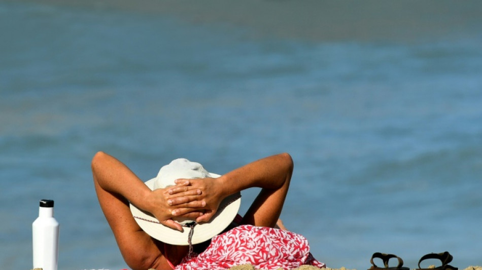 Exposition au soleil: le ministre de la Santé alerte sur des tendances dangereuses