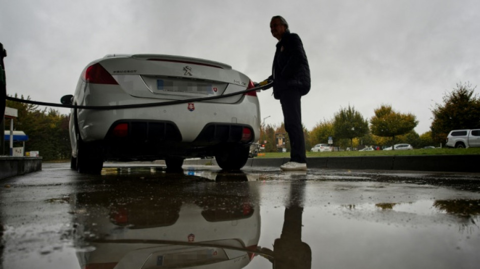 Carburants: nouvelle hausse des prix &agrave; la pompe qui approche des 2 euros le litre