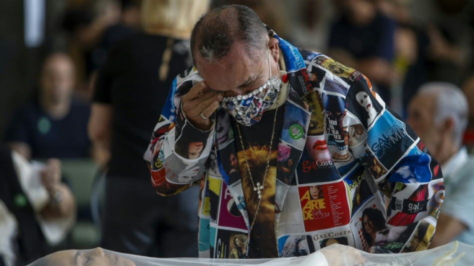 Brasile&ntilde;os dan su &uacute;ltimo adi&oacute;s a la leyenda de la m&uacute;sica Gal Costa