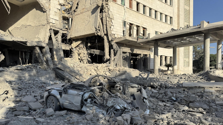 Mosca, 'raid israeliani violazione sovranità della Siria'