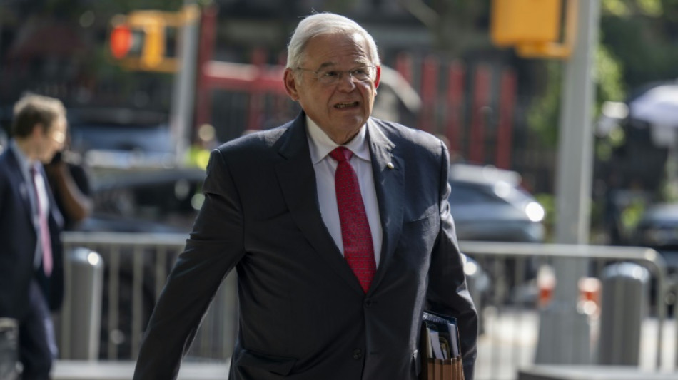 Exsenador dem&oacute;crata Bob Men&eacute;ndez condenado a 11 a&ntilde;os de prisi&oacute;n por corrupci&oacute;n en EEUU