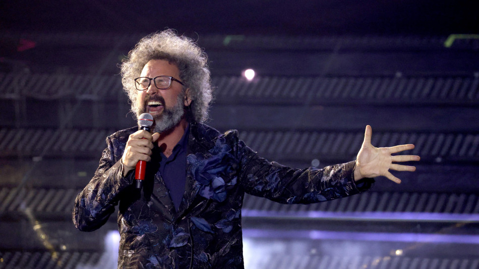 Simone Cristicchi torna in tour, 'mi curo ma voglio esserci'