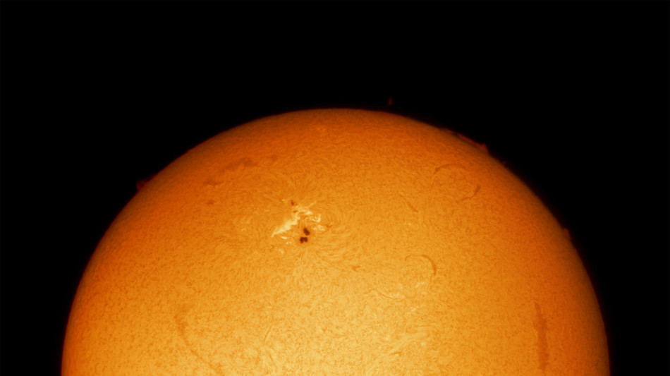 Dal Sole 3 brillamenti in 24 ore, finito il periodo di calma