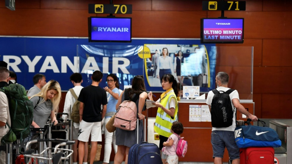 La justicia espa&ntilde;ola suspende temporalmente la multa a Ryanair por cobrar el equipaje de mano