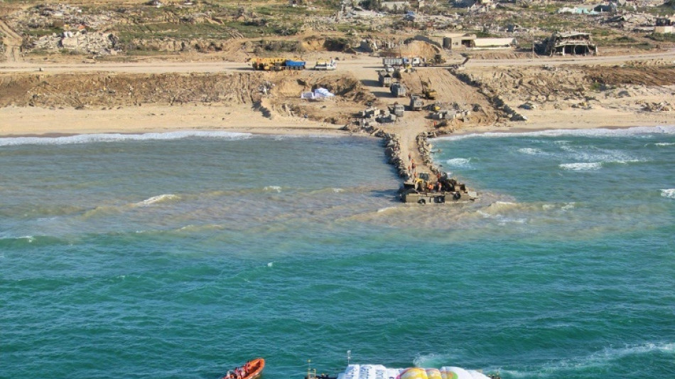 Gaza recebe suprimentos pelo mar e aguarda poss&iacute;vel tr&eacute;gua entre Hamas e Israel