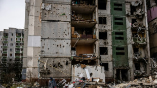 Dans Tcherniguiv vid&eacute;e par les bombes russes, quelques heures pour partir ou mourir