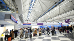 EUA tem mais de mil voos cancelados devido a fechamento do governo