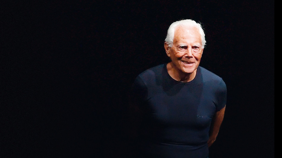 La biografa, Armani ha disegnato anche futuro del gruppo