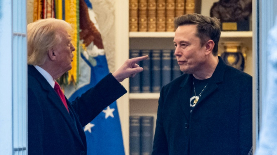 Trump raille le troisième parti annoncé par Musk, le duel des anciens alliés continue