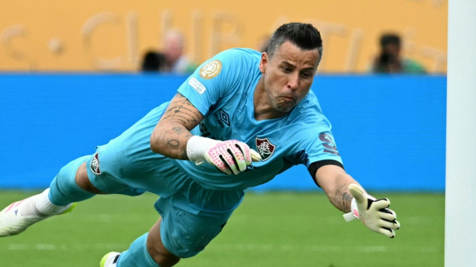 1391 Spiele: Fluminense-Keeper Fabio bricht Weltrekord