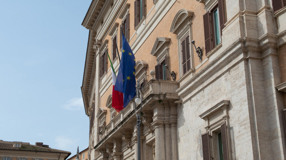 Opposizioni in Aula, Meloni riferisca sui dazi, basta scappare
