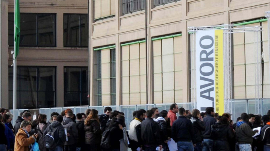 Istat, tasso disoccupazione secondo trimestre cala al 6,8%