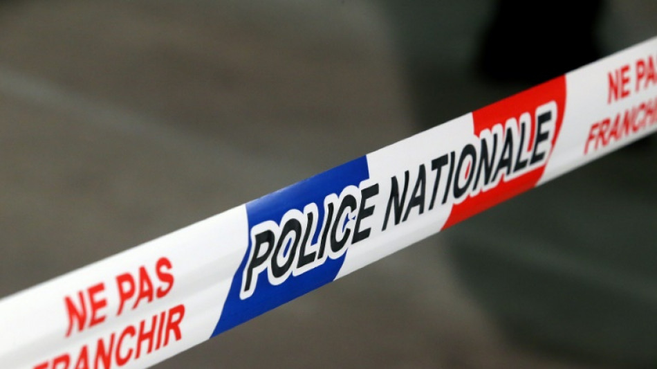 Tirs policiers apr&egrave;s refus d'obtemp&eacute;rer pr&egrave;s de Lyon: un mort et un homme entre la vie et la mort 
