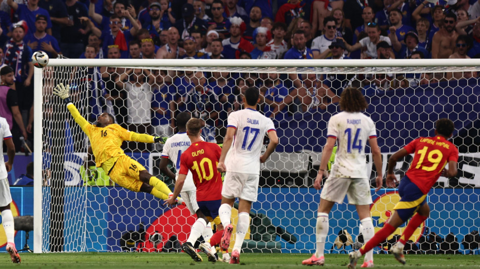 Gol capolavoro Yamal, pi&ugrave; giovane marcatore di sempre a Europei