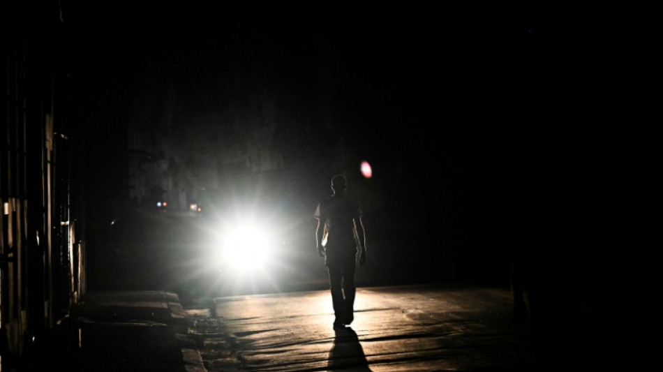 Cuba restablece la luz en cinco provincias afectadas por un apag&oacute;n total