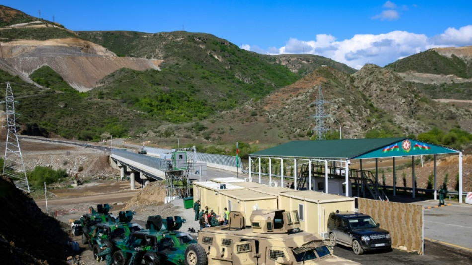 Azerbaij&atilde;o lan&ccedil;a opera&ccedil;&atilde;o militar em Nagorno-Karabakh