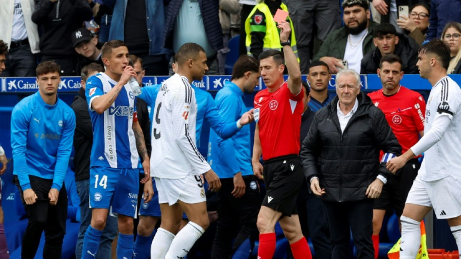 Espagne: le Real Madrid s'en sort face &agrave; Alav&eacute;s, Mbapp&eacute; expuls&eacute;