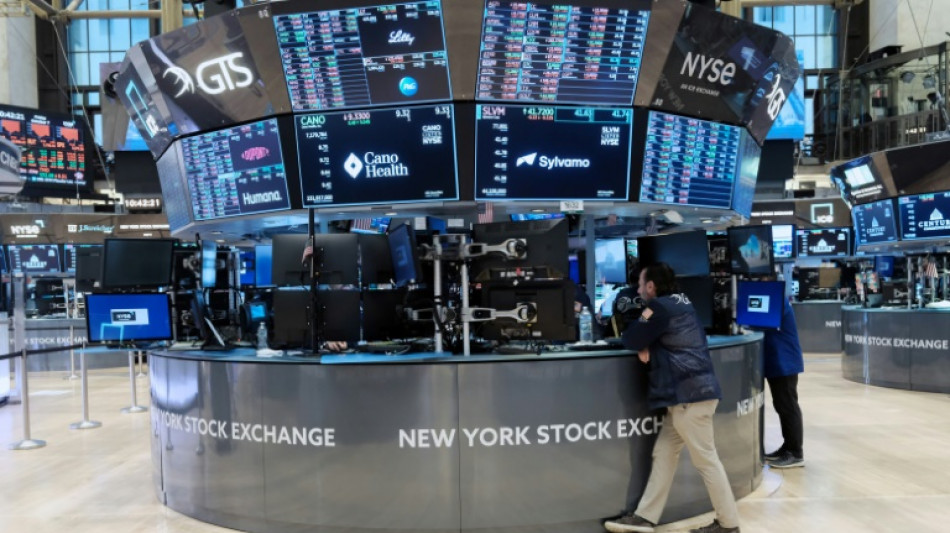 Wall Street, sans conviction, &eacute;volue en ordre dispers&eacute;