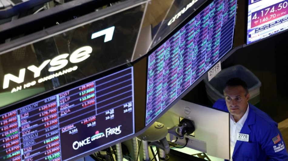 Wall Street termine dans le rouge, rattrap&eacute;e par les craintes sur l'IA