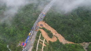 Le bilan de l'effondrement d'une autoroute en Chine&nbsp;monte &agrave; 48 morts