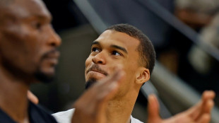 Wembanyama viajar&aacute; com o San Antonio Spurs, mas &eacute; d&uacute;vida para o pr&oacute;ximo jogo