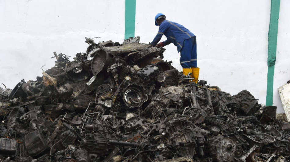 Bande soll Schrott in Millionenwert gestohlen haben - Razzia in zwei Bundesl&auml;ndern