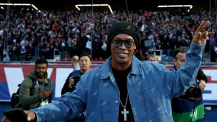 Ronaldinho va rechausser les crampons pour les victimes des inondations au Br&eacute;sil