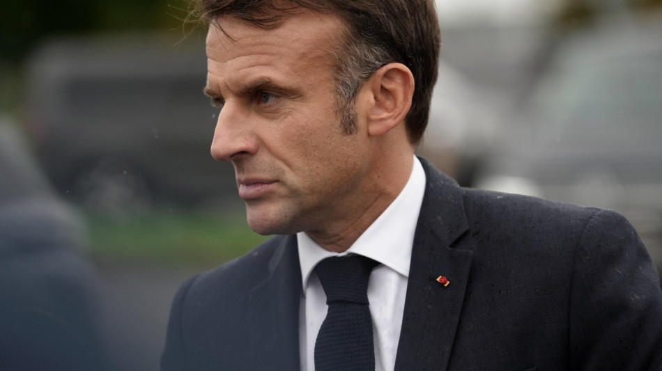 Macron, 'proposta Putin &egrave; primo passo ma non sufficiente'