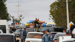 Arm&ecirc;nia diz ter recebido mais de 28.000 refugiados de Nagorno-Karabakh