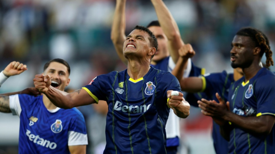 Porto vence Estrela da Amadora (2-1) e fica a um passo do t&iacute;tulo em Portugal