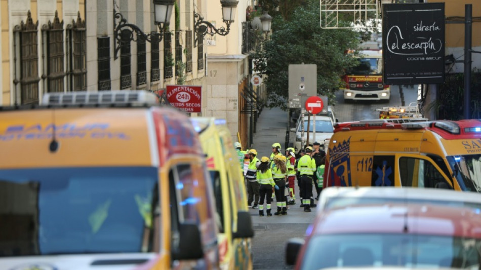 Cuatro desaparecidos tras el derrumbe parcial de un edificio en obras en Madrid