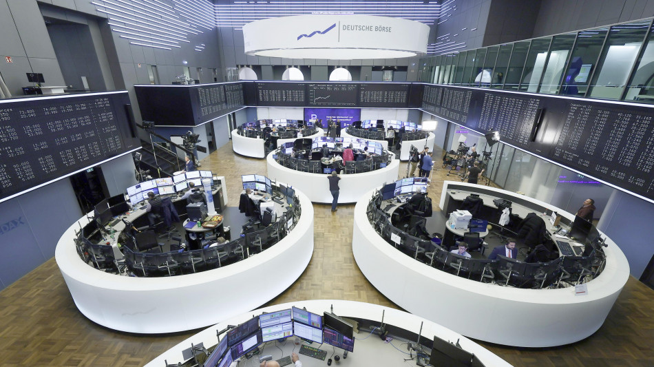 Borsa: l'Europa chiude in rialzo e guarda a banche centrali